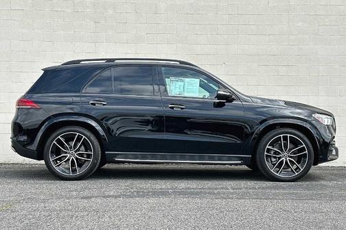 Photo 3 of 41 of 2021 Mercedes-Benz GLE 580 AWD 4MATIC
