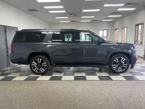 Photo 4 of 56 of 2020 Chevrolet Suburban Premier