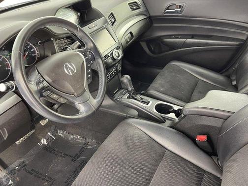 Photo 4 of 35 of 2017 Acura ILX Premium & A-SPEC Packages