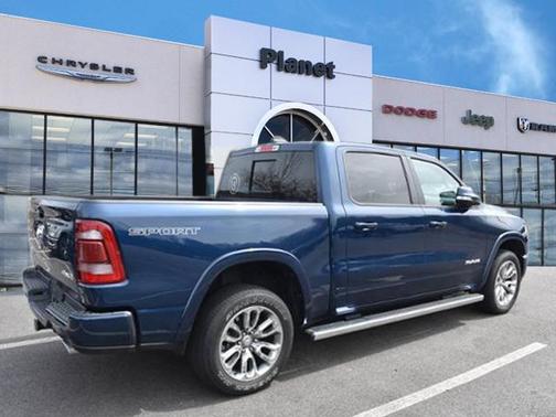 Photo 3 of 25 of 2021 RAM 1500 Laramie