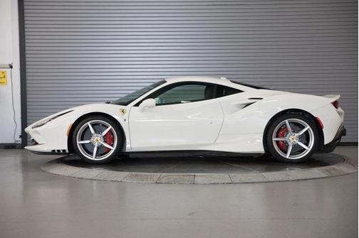 Photo 3 of 29 of 2020 Ferrari F8 Tributo Base