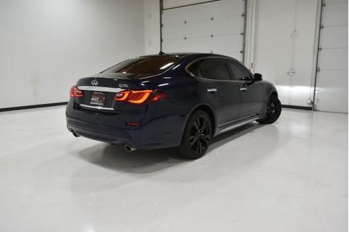Photo 3 of 45 of 2018 INFINITI Q70L 3.7X LUXE