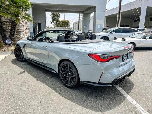 Photo 4 of 30 of 2022 BMW M4 Competition xDrive