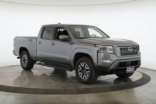 Photo 2 of 30 of 2022 Nissan Frontier SV