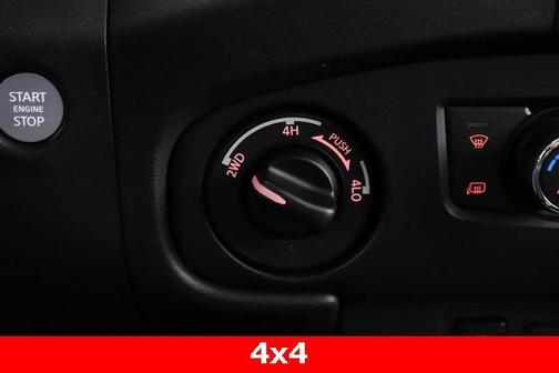 Photo 5 of 30 of 2022 Nissan Frontier SV