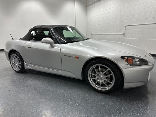 Photo 2 of 18 of 2006 Honda S2000