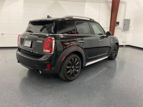 Photo 4 of 21 of 2019 MINI Countryman Cooper S ALL4