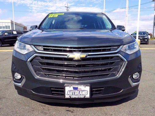 Photo 2 of 31 of 2019 Chevrolet Traverse LT Cloth