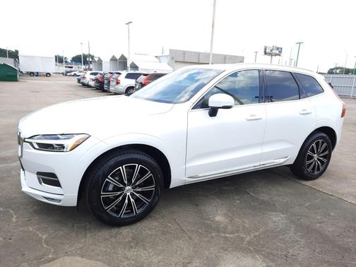 Photo 3 of 3 of 2020 Volvo XC60 T5 Inscription