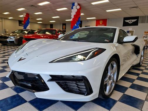 Photo 3 of 32 of 2022 Chevrolet Corvette Stingray w/2LT