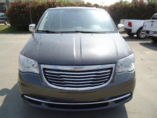 Photo 2 of 10 of 2014 Chrysler Town & Country Touring-L