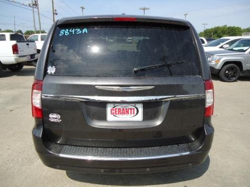Photo 4 of 10 of 2014 Chrysler Town & Country Touring-L