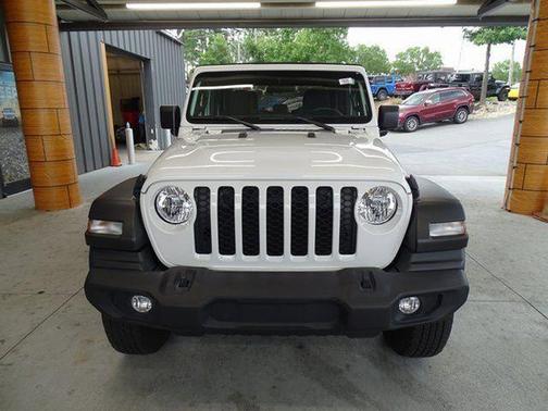 Photo 2 of 38 of 2020 Jeep Gladiator Sport