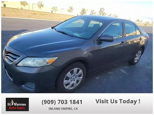 Photo 1 of 29 of 2010 Toyota Camry LE