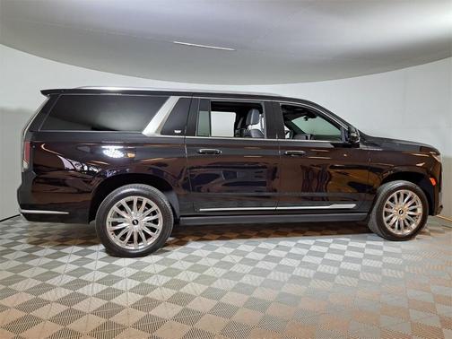 Photo 2 of 33 of 2022 Cadillac Escalade ESV Premium Luxury