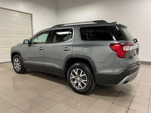 Photo 4 of 29 of 2020 GMC Acadia SLT