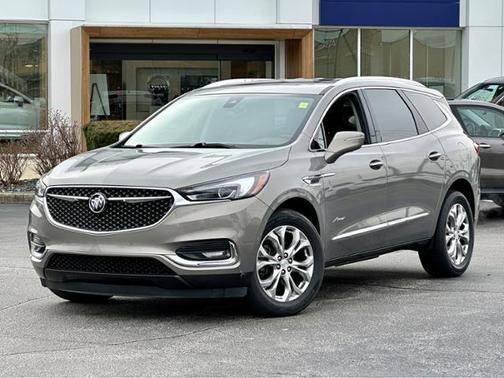 Photo 2 of 36 of 2018 Buick Enclave Avenir