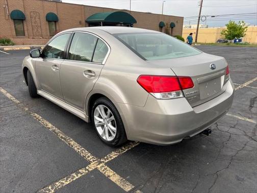 Photo 4 of 19 of 2014 Subaru Legacy 2.5i