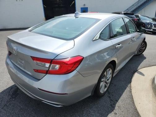 Photo 5 of 12 of 2020 Honda Accord LX 1.5T