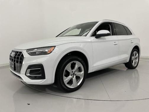 Photo 3 of 25 of 2021 Audi Q5 40 Premium Plus