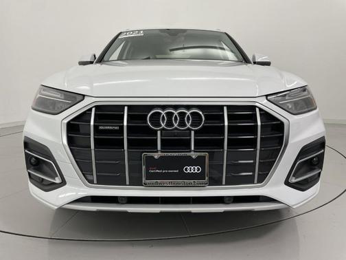 Photo 2 of 25 of 2021 Audi Q5 40 Premium Plus
