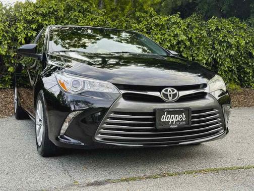 Photo 5 of 43 of 2016 Toyota Camry LE
