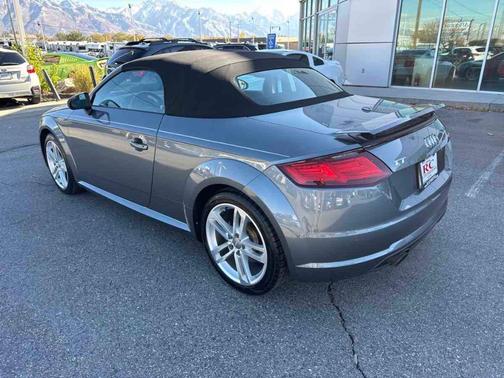 Photo 3 of 24 of 2016 Audi TT 2.0T