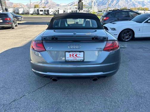 Photo 4 of 24 of 2016 Audi TT 2.0T