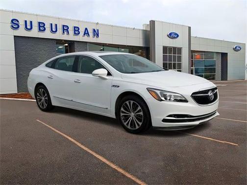 Photo 2 of 36 of 2017 Buick LaCrosse Essence