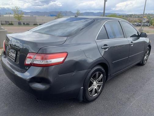 Photo 3 of 23 of 2010 Toyota Camry LE