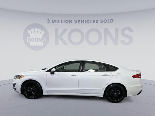 Photo 2 of 26 of 2019 Ford Fusion SE