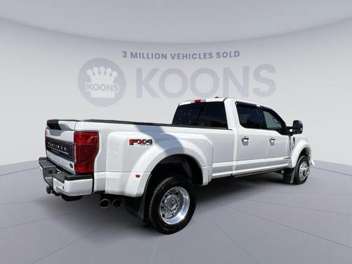 Photo 5 of 30 of 2021 Ford F-450 Platinum