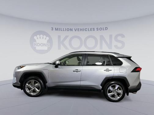 Photo 2 of 32 of 2021 Toyota RAV4 Hybrid XLE Premium