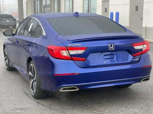 Photo 3 of 15 of 2019 Honda Accord Sport