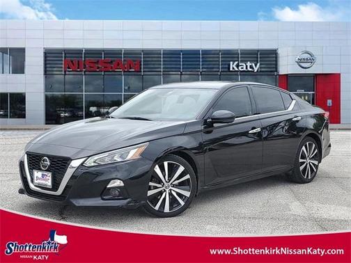 Photo 1 of 32 of 2020 Nissan Altima 2.0 Platinum