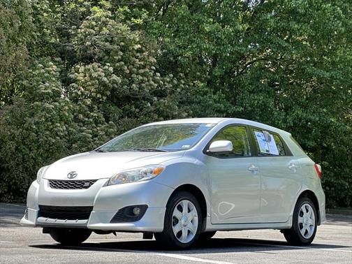 Photo 2 of 34 of 2009 Toyota Matrix S