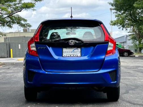 Photo 5 of 40 of 2015 Honda Fit LX