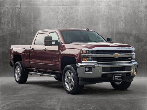 Photo 3 of 24 of 2015 Chevrolet Silverado 2500 LT