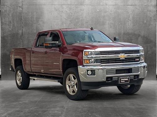 Photo 3 of 19 of 2015 Chevrolet Silverado 2500 LT