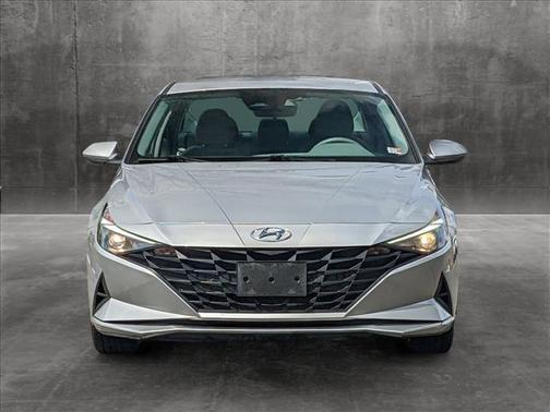 Photo 2 of 19 of 2021 Hyundai Elantra SEL
