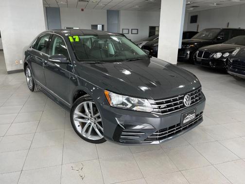 Photo 1 of 44 of 2017 Volkswagen Passat 1.8T R-Line