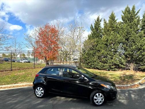 Photo 1 of 37 of 2012 Mazda Mazda2 Sport