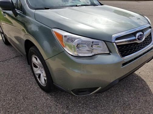 Photo 5 of 18 of 2014 Subaru Forester 2.5i