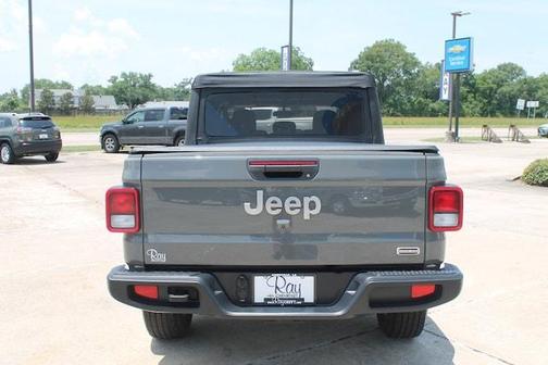 Photo 4 of 29 of 2021 Jeep Gladiator Overland