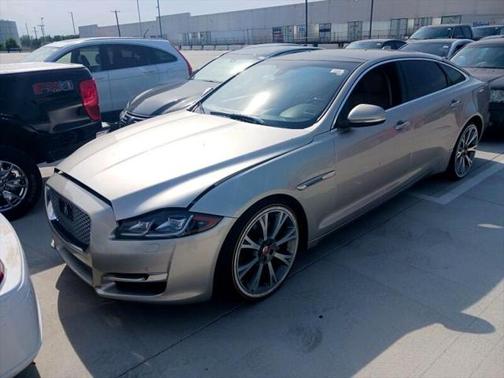 Photo 2 of 9 of 2017 Jaguar XJ XJL Portfolio
