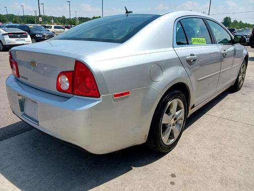 Photo 5 of 21 of 2011 Chevrolet Malibu 2LT