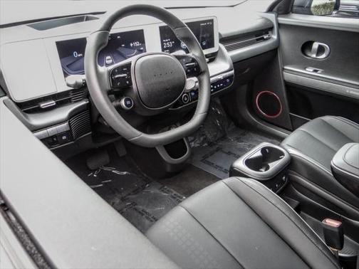Photo 5 of 26 of 2022 Hyundai IONIQ 5 Limited