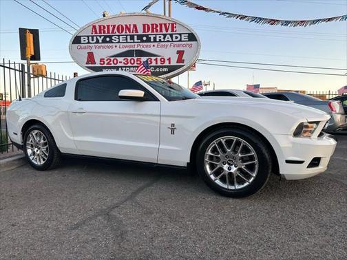 Photo 5 of 17 of 2012 Ford Mustang V6 Premium