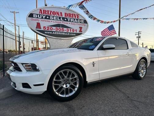 Photo 1 of 17 of 2012 Ford Mustang V6 Premium