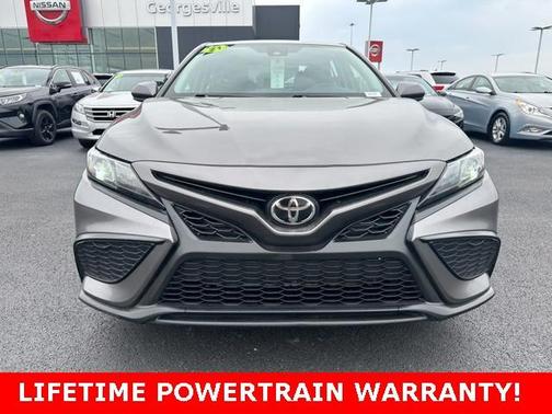 Photo 2 of 25 of 2021 Toyota Camry SE